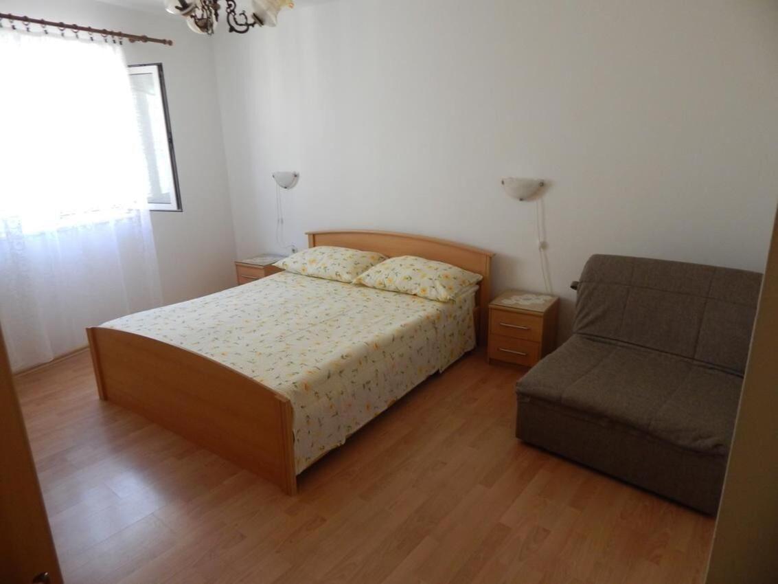 Apartments Zoki - Great Location Close To The Sea Vis Exterior photo