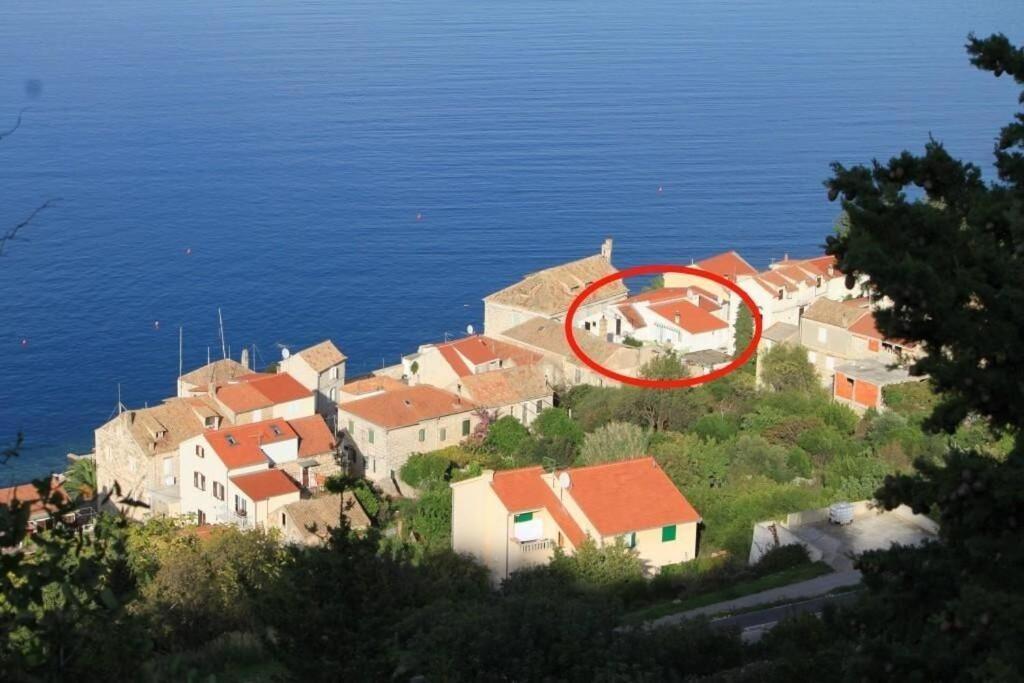 Apartments Zoki - Great Location Close To The Sea Vis Exterior photo